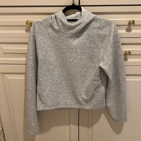 Lululemon gray airwrap hoodie size 4 - Picture 1 of 4